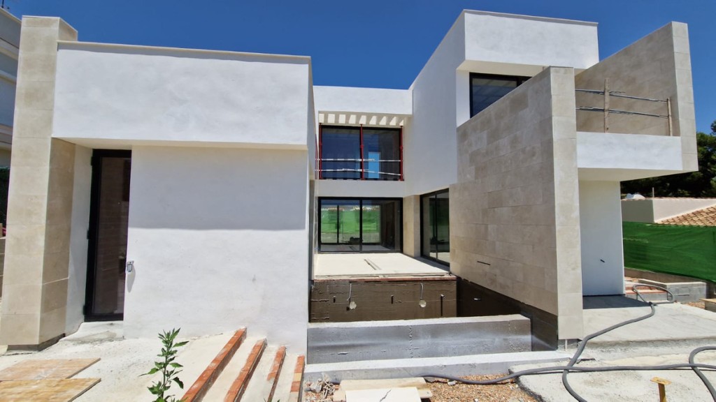 4 Bed, 4 Bath, HouseFor Sale, Nueva Andalucia, Malaga