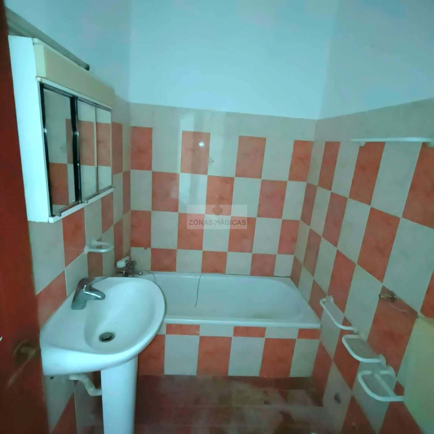 6 Bed, 3 Bath, HouseFor Sale, Lagos, Faro, 8600-282