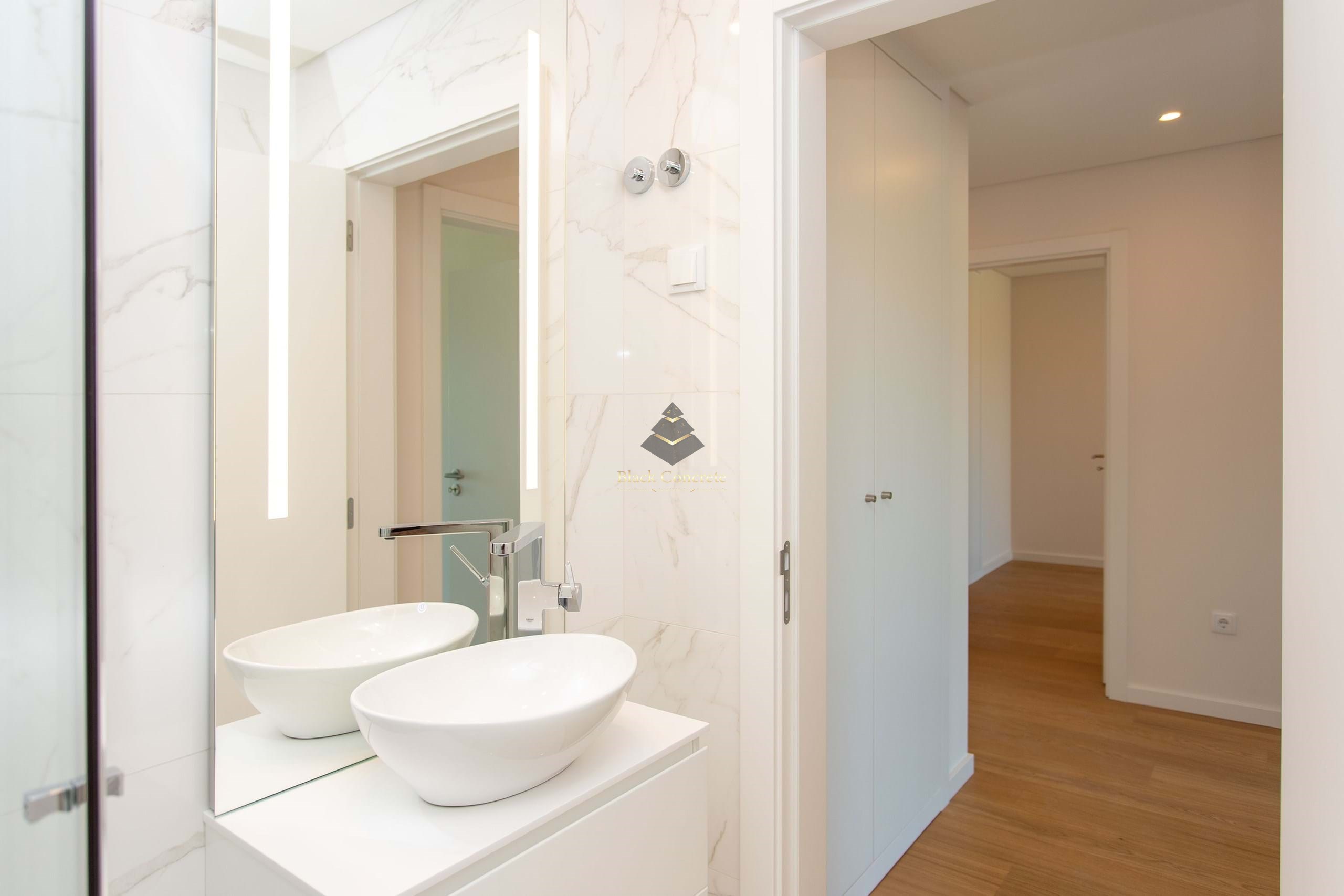 3 Bed, 2 Bath, ApartmentFor Sale, Alcochete, Setubal, 2890-011