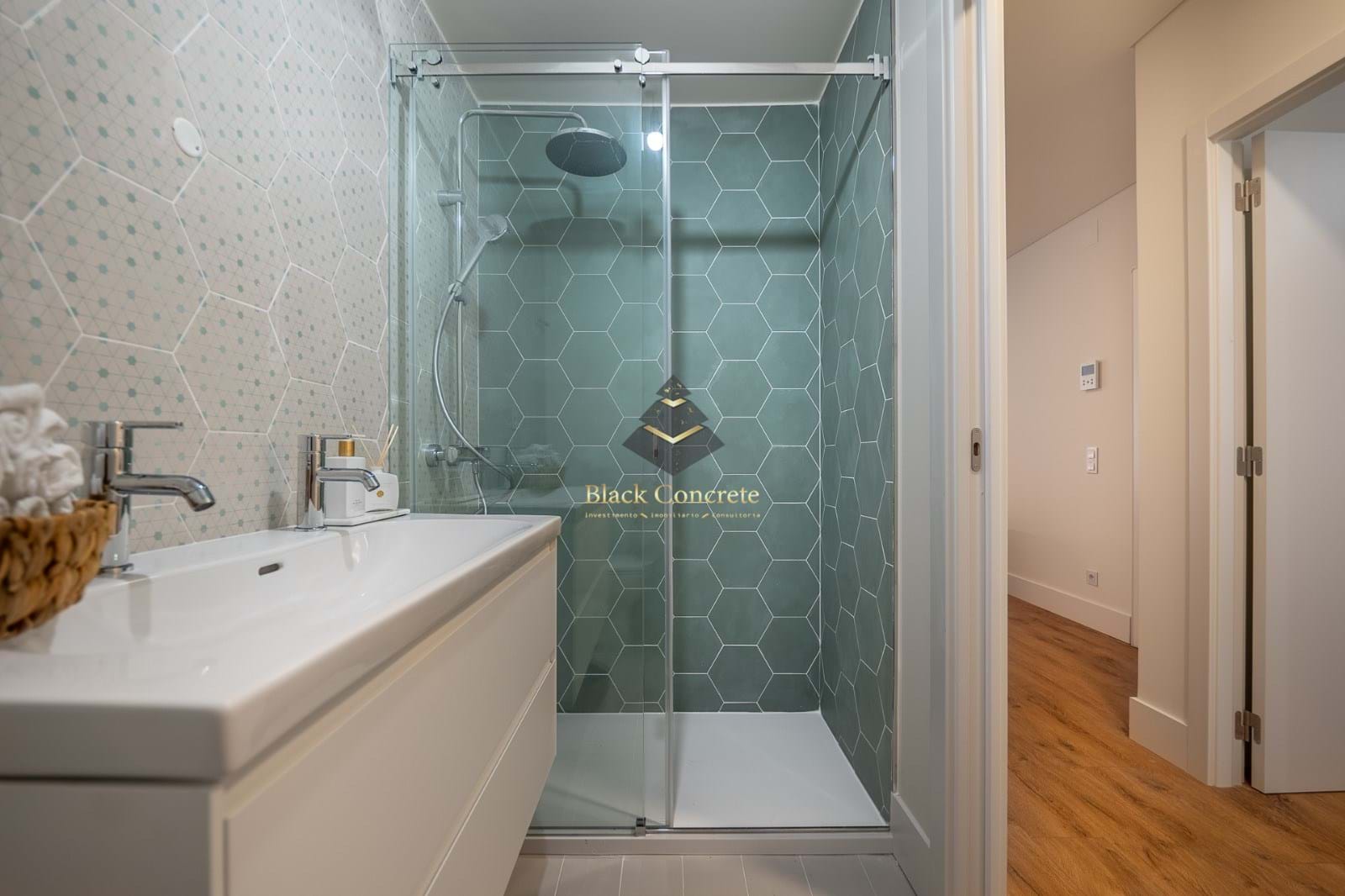 2 Bed, 1 Bath, ApartmentFor Sale, Lisboa, Lisboa, 1200-211