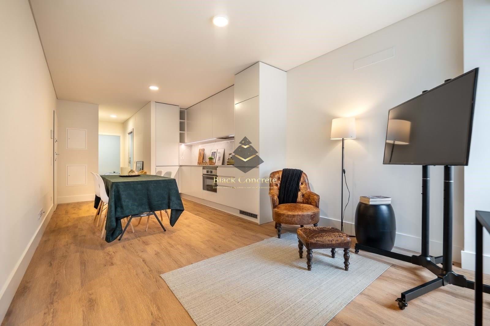 2 Bed, 1 Bath, ApartmentFor Sale, Lisboa, Lisboa, 1200-211