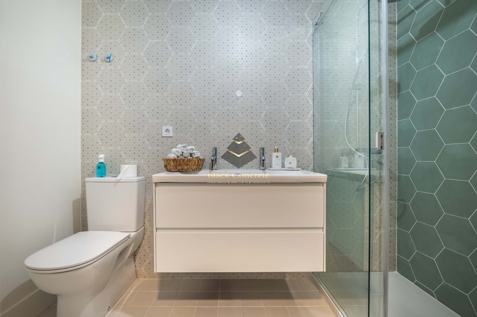 2 Bed, 1 Bath, ApartmentFor Sale, Lisboa, Lisboa, 1200-211