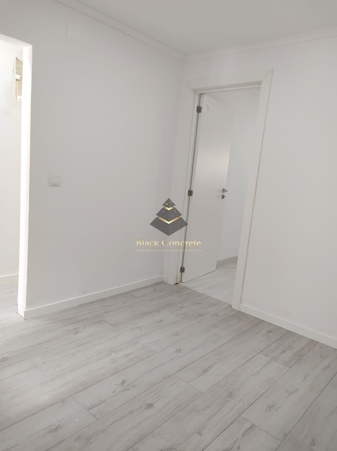 9 Bed, 3 Bath, HouseFor Sale, Lisboa, Lisboa, 1300-003