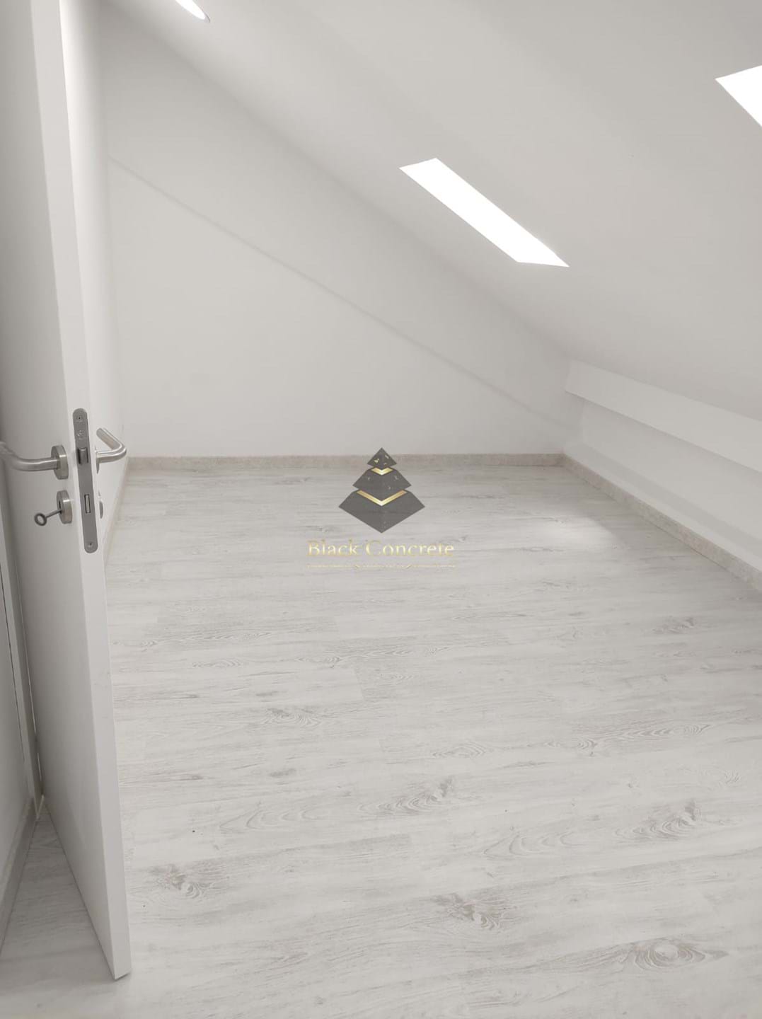 9 Bed, 3 Bath, HouseFor Sale, Lisboa, Lisboa, 1300-003