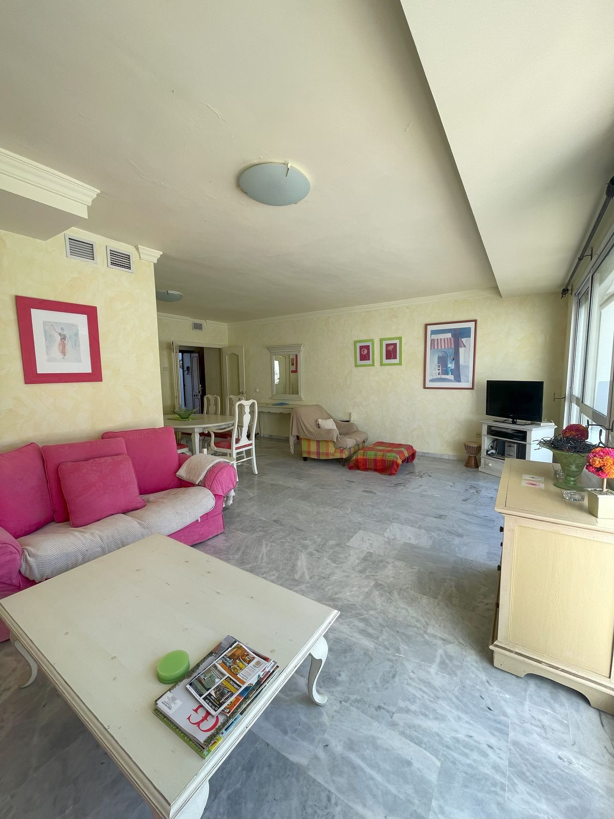 4 Bed, 2 Bath, ApartmentFor Sale, El Paraiso, Malaga