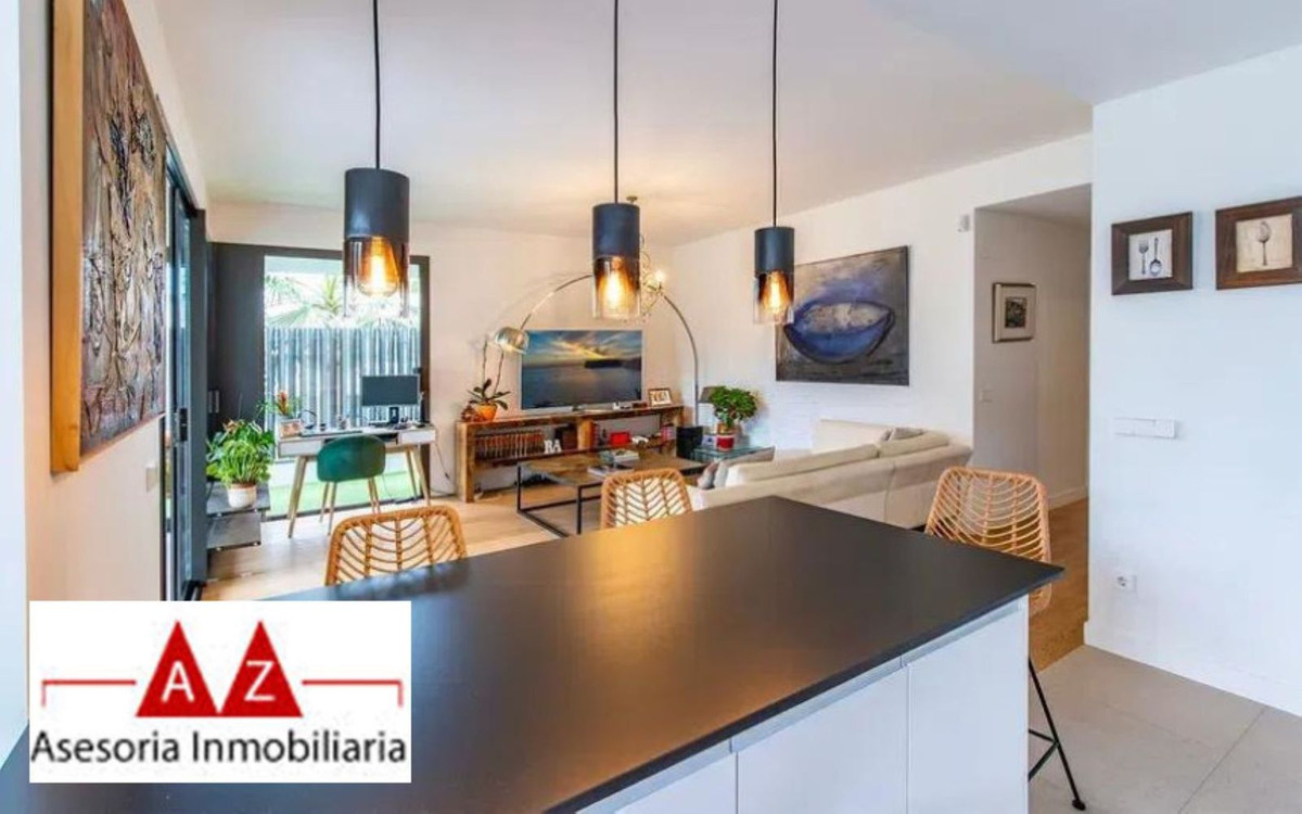 3 Bed, 2 Bath, ApartmentFor Sale, Palma de Mallorca, Islas Baleares