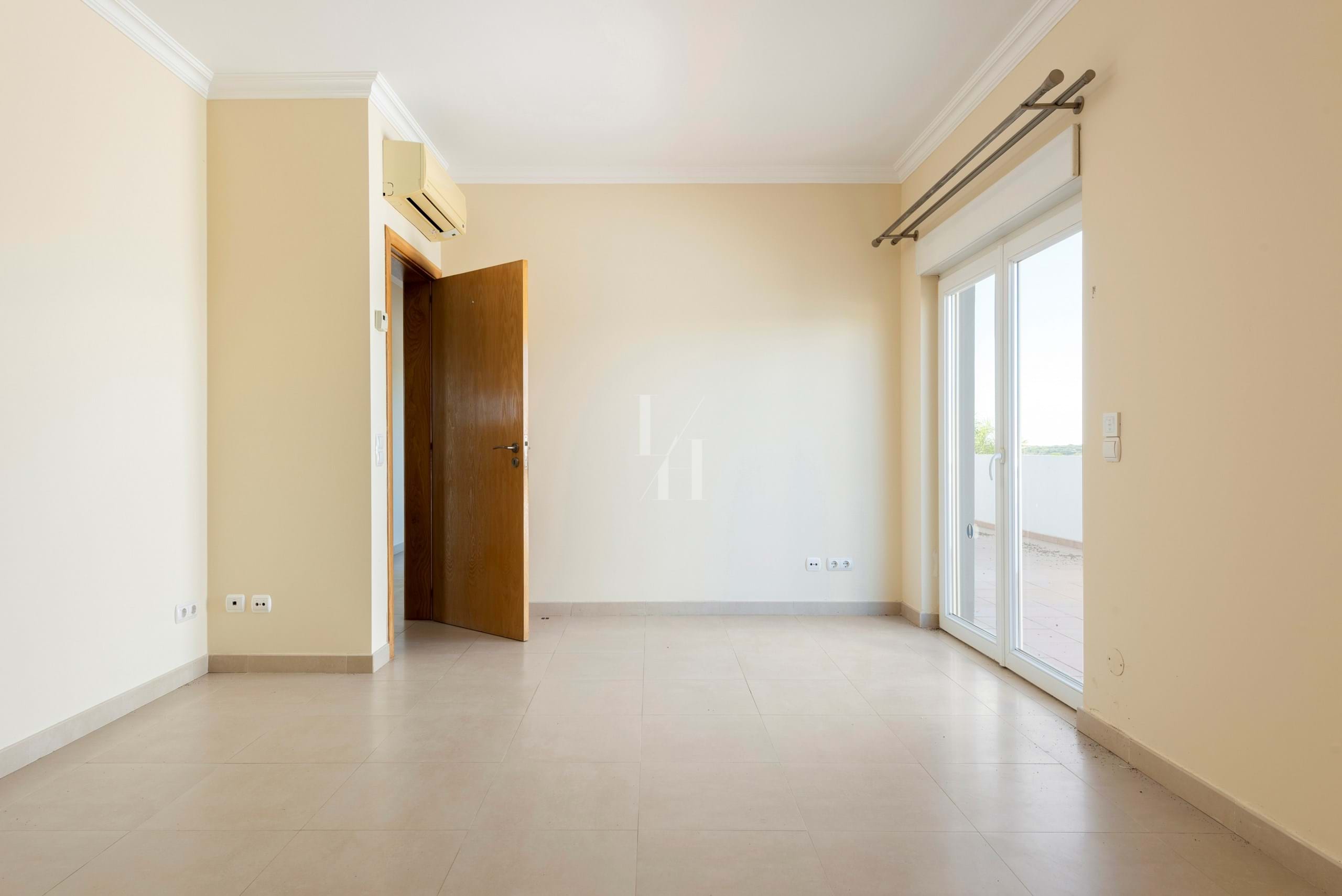 4 Bed, 4 Bath, HouseFor Sale, Loulé, Faro, 8100-098