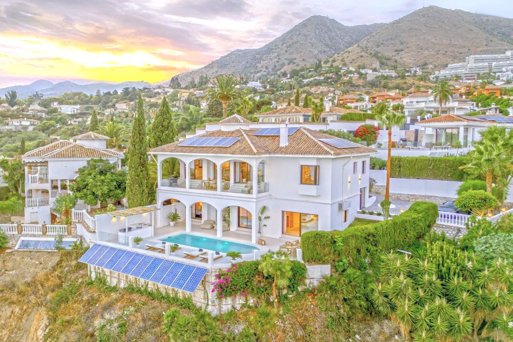 5 Bed, 5 Bath, HouseFor Sale, Benalmadena, Malaga