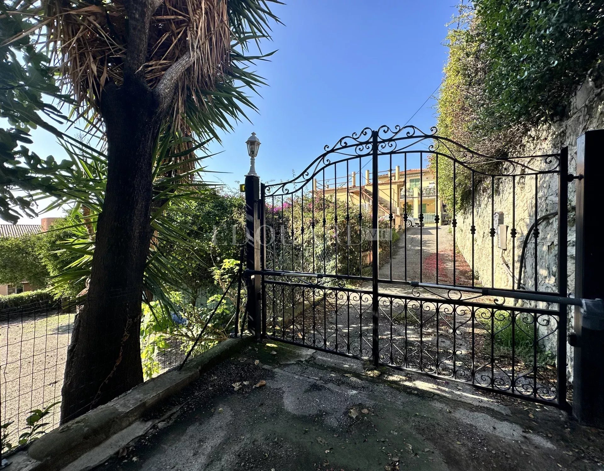 1 Bed, 1 Bath, ApartmentFor Sale, Menton, Alpes-Maritimes