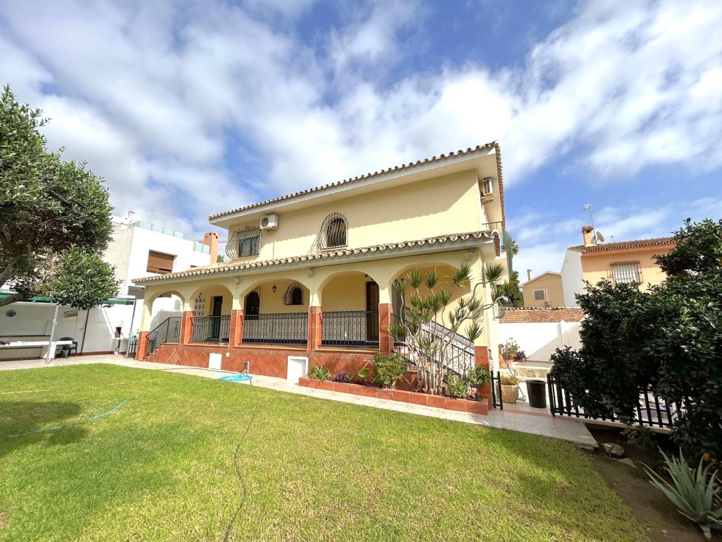5 Bed, 3 Bath, HouseFor Sale, Mijas Costa, Malaga
