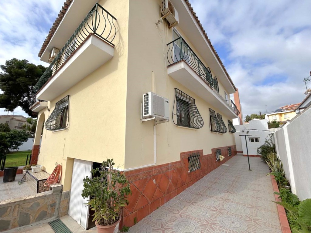 5 Bed, 3 Bath, HouseFor Sale, Mijas Costa, Malaga