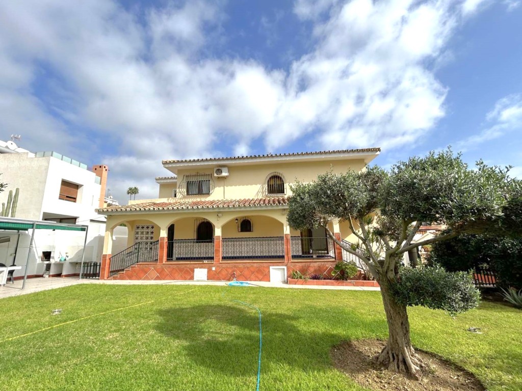 5 Bed, 3 Bath, HouseFor Sale, Mijas Costa, Malaga