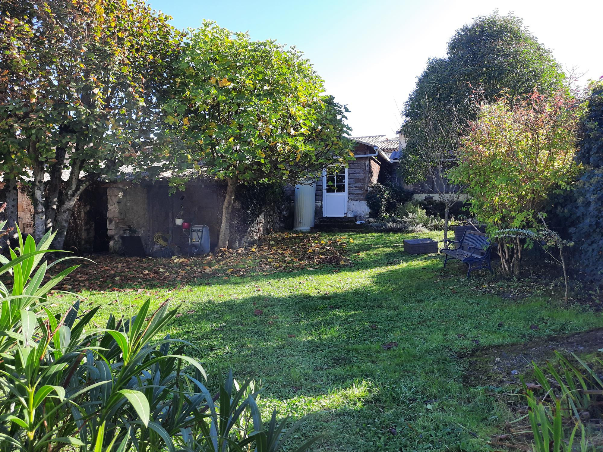 2 Bed, 1 Bath, HouseFor Sale, Lauzun, Lot-et-Garonne, Aquitaine, 47410