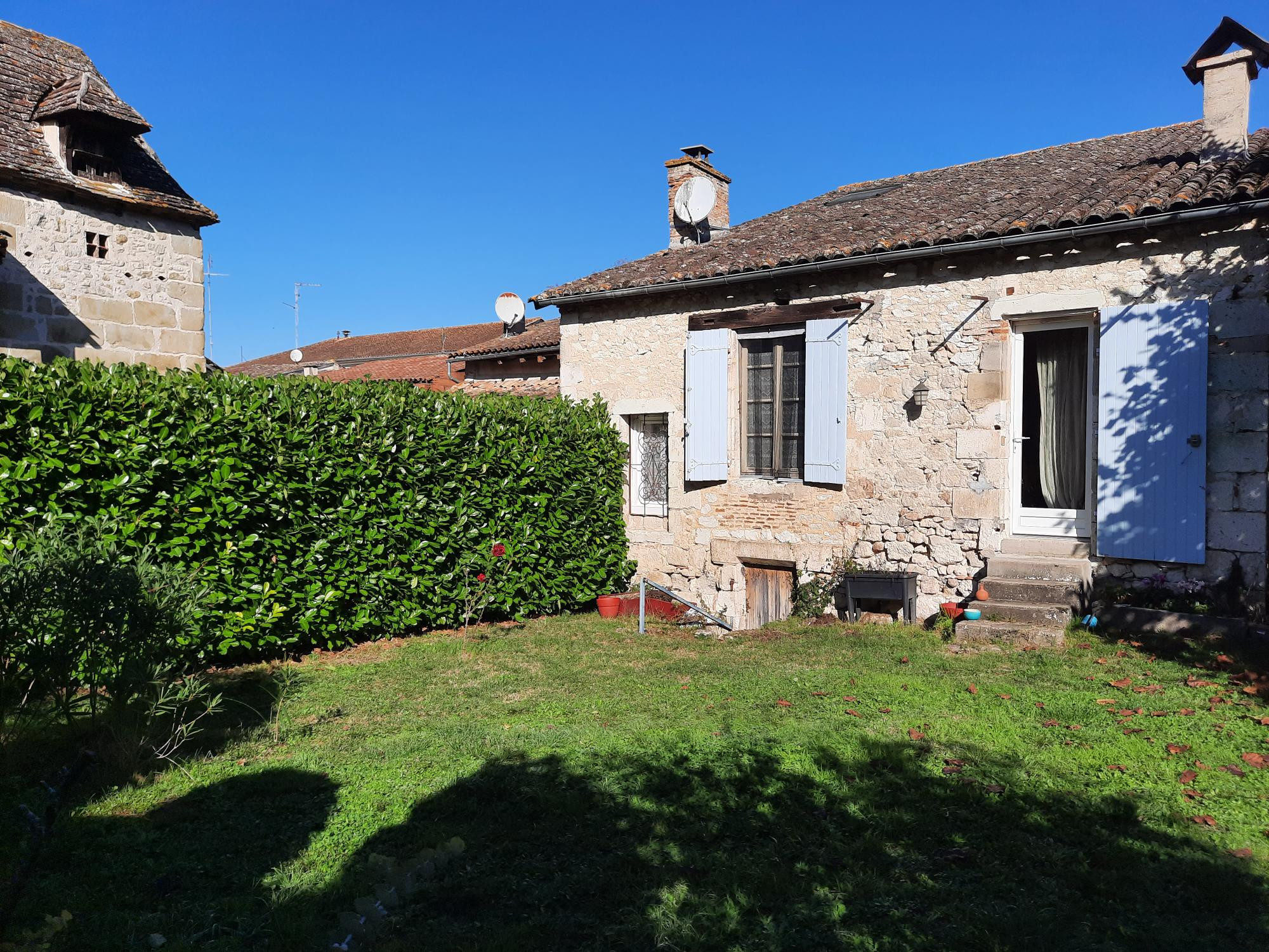 2 Bed, 1 Bath, HouseFor Sale, Lauzun, Lot-et-Garonne, Aquitaine, 47410