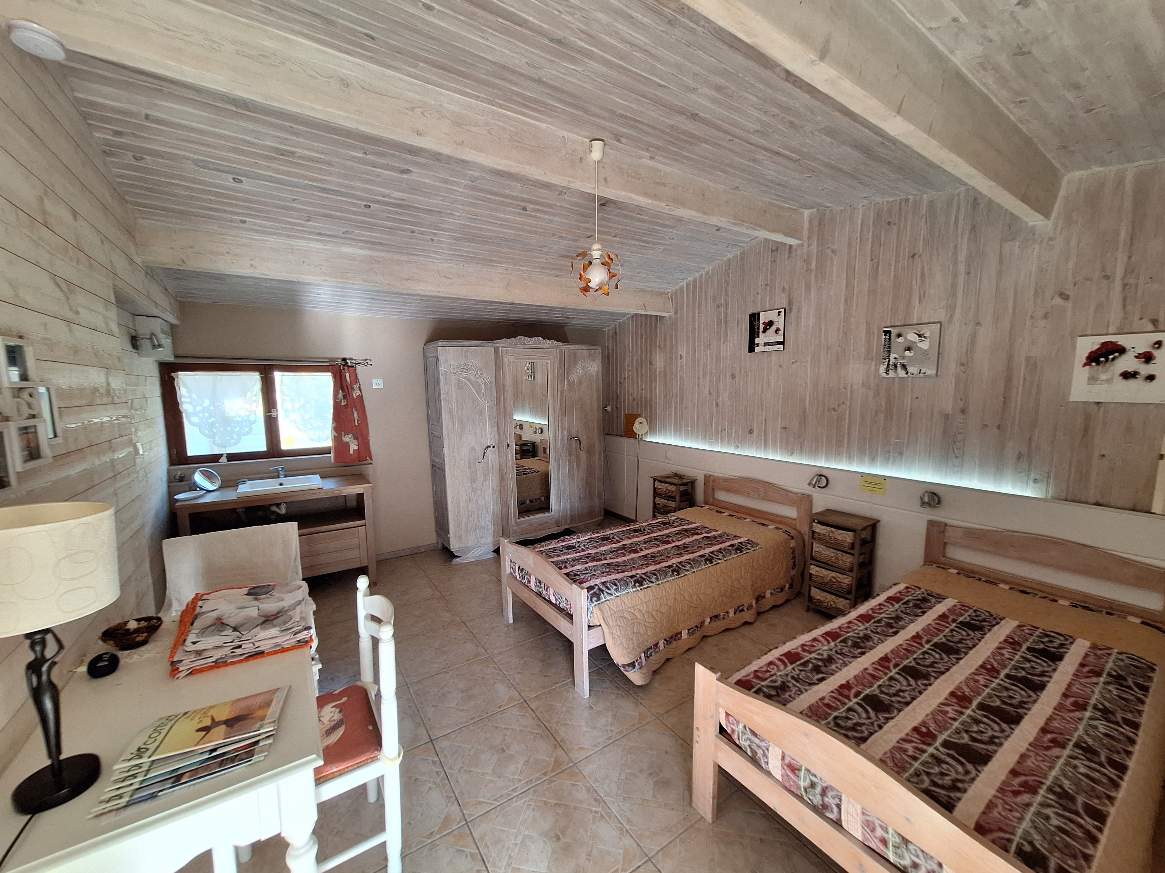 10 Bed, 8 Bath, HouseFor Sale, Montcuq, Lot, Midi-Pyrenees, 46800