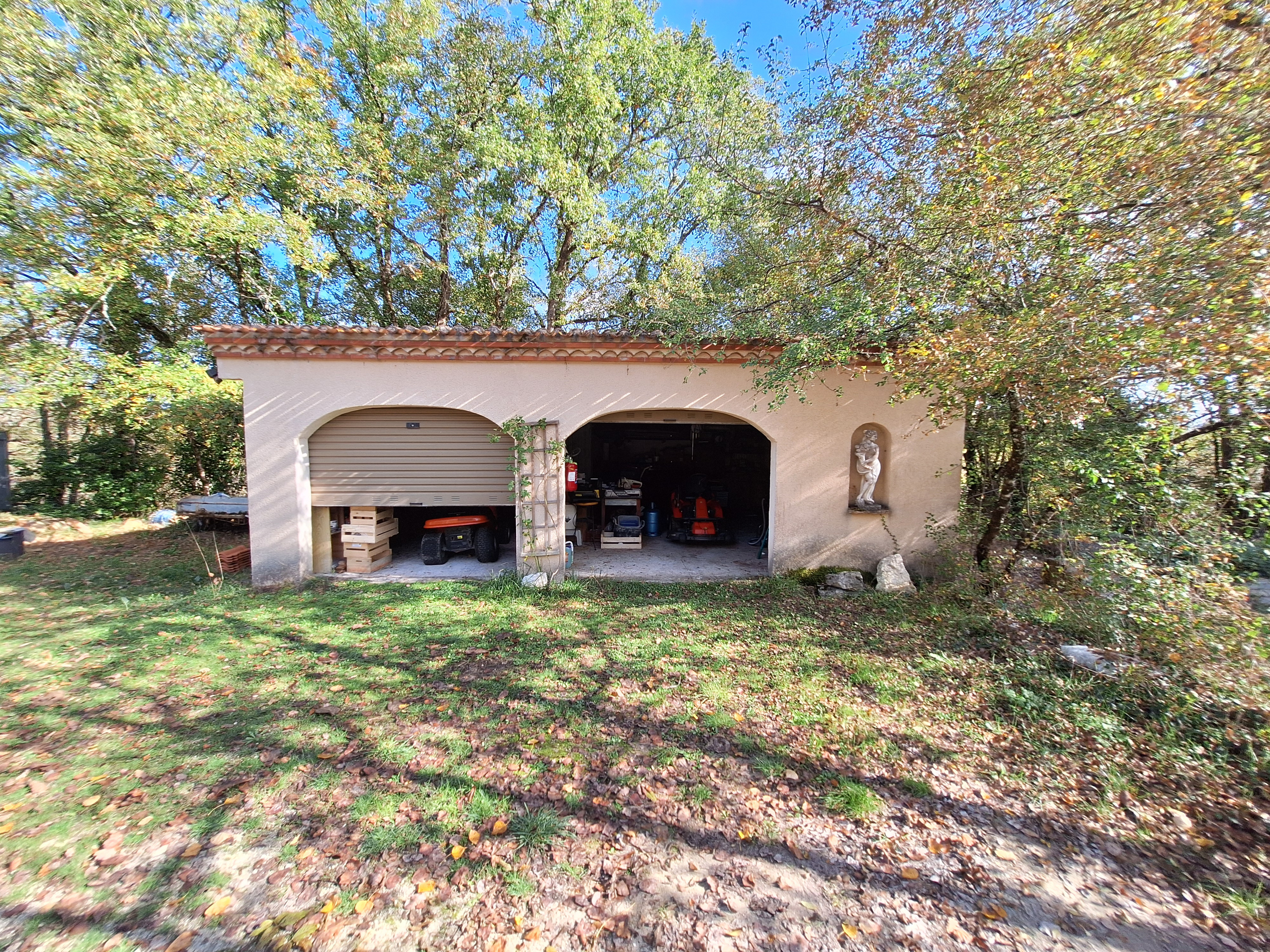 10 Bed, 8 Bath, HouseFor Sale, Montcuq, Lot, Midi-Pyrenees, 46800