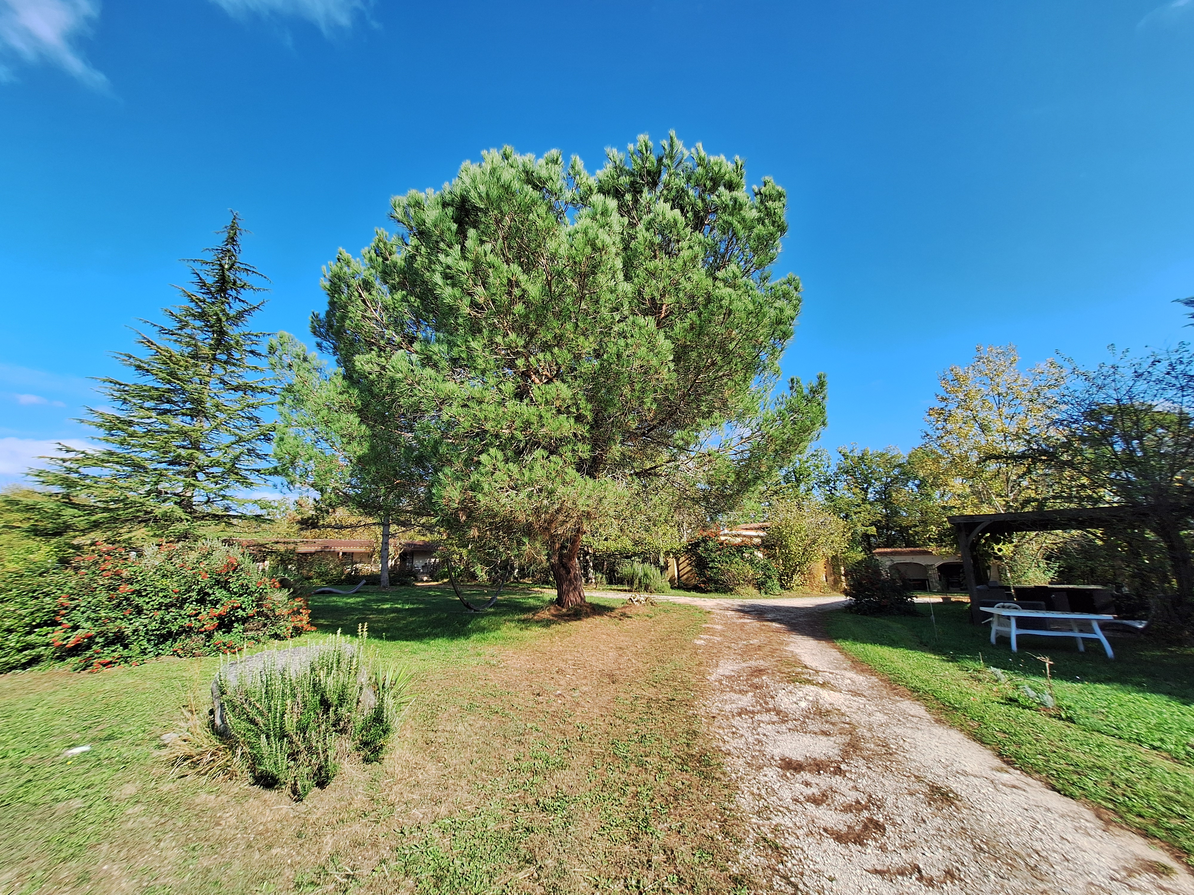 10 Bed, 8 Bath, HouseFor Sale, Montcuq, Lot, Midi-Pyrenees, 46800