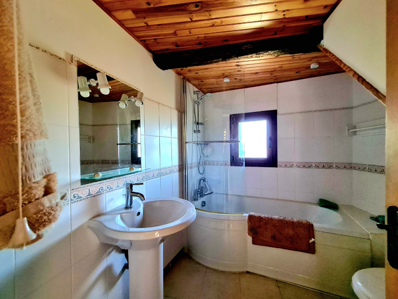 3 Bed, 2 Bath, HouseFor Sale, Lunas, Herault, Languedoc-Roussillon, 34650