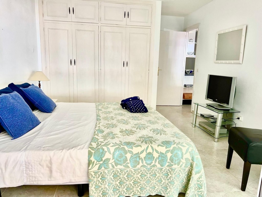 1 Bed, 1 Bath, ApartmentFor Sale, Calahonda, Malaga