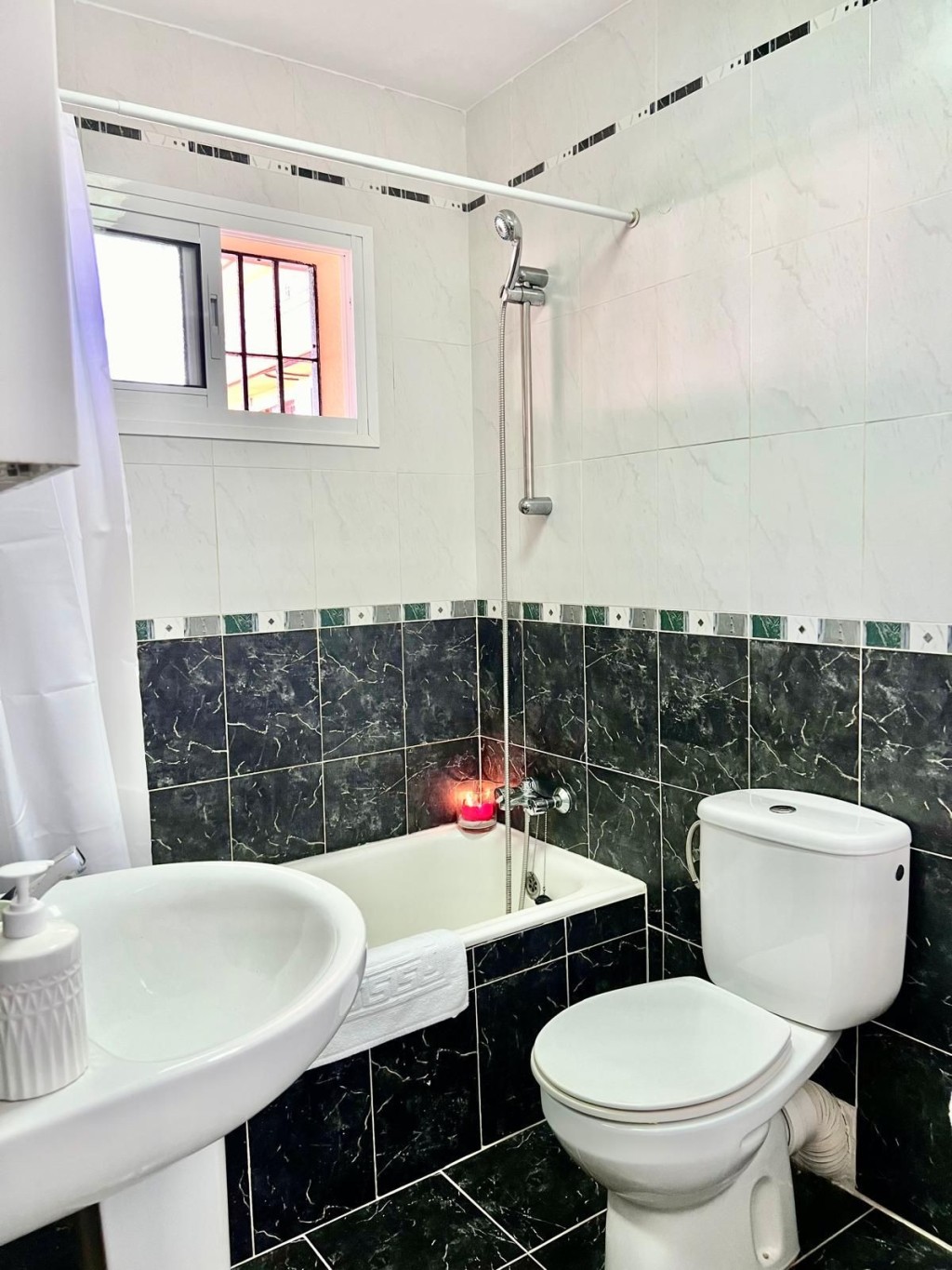 1 Bed, 1 Bath, ApartmentFor Sale, Calahonda, Malaga