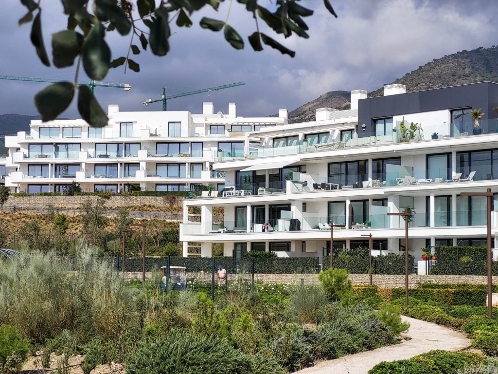 3 Bed, 2 Bath, ApartmentFor Sale, Fuengirola, Malaga