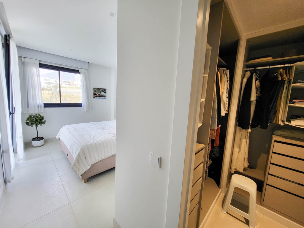 3 Bed, 2 Bath, ApartmentFor Sale, Fuengirola, Malaga