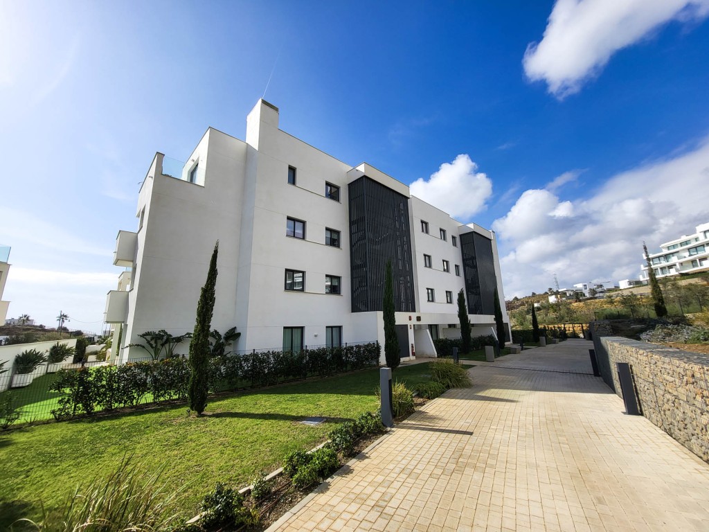 3 Bed, 2 Bath, ApartmentFor Sale, Fuengirola, Malaga