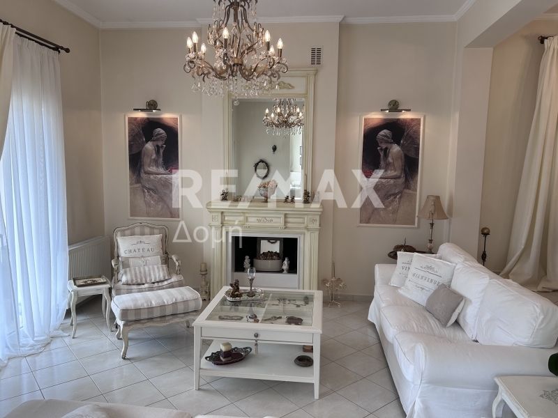 4 Bed, 2 Bath, ApartmentFor Sale, Center, Farsala, Larissa Prefecture