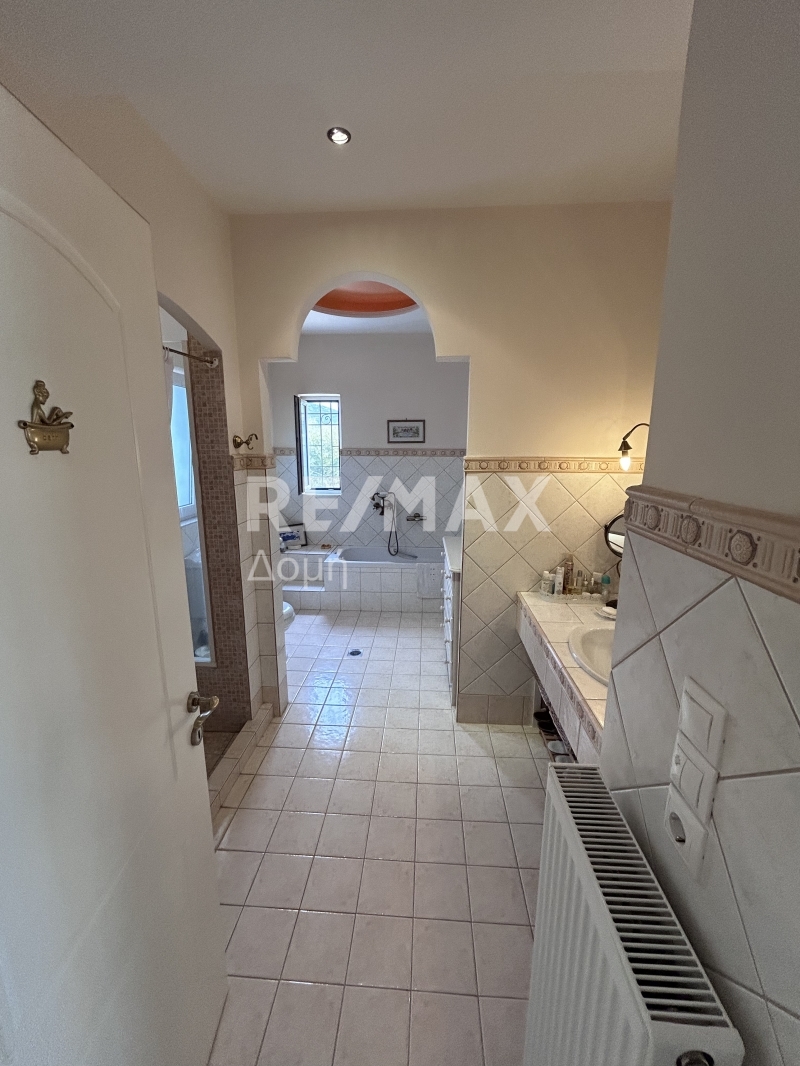 4 Bed, 2 Bath, ApartmentFor Sale, Center, Farsala, Larissa Prefecture