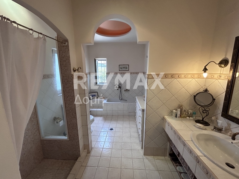 4 Bed, 2 Bath, ApartmentFor Sale, Center, Farsala, Larissa Prefecture
