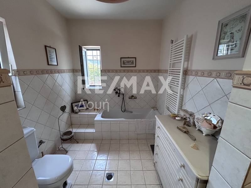4 Bed, 2 Bath, ApartmentFor Sale, Center, Farsala, Larissa Prefecture