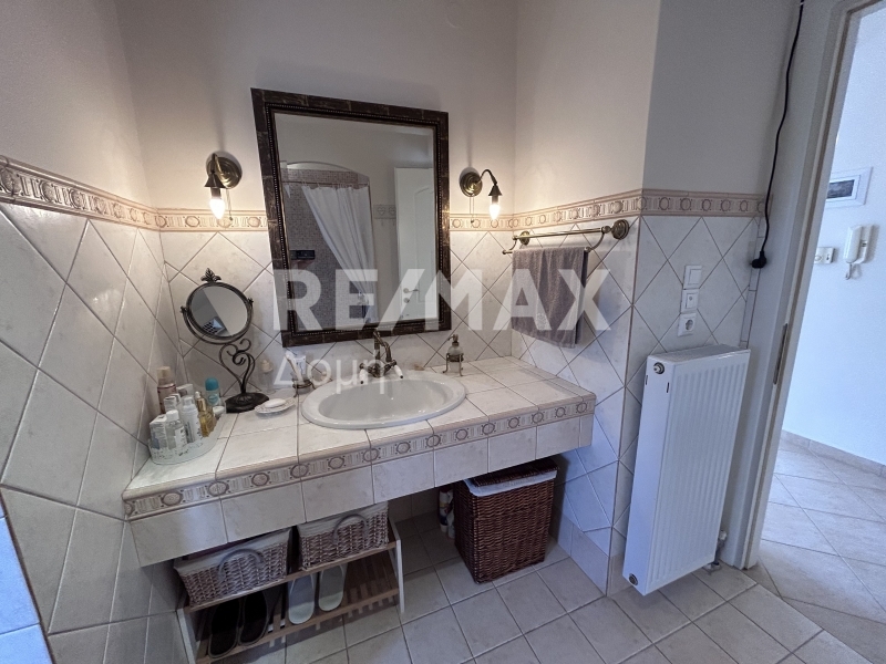 4 Bed, 2 Bath, ApartmentFor Sale, Center, Farsala, Larissa Prefecture