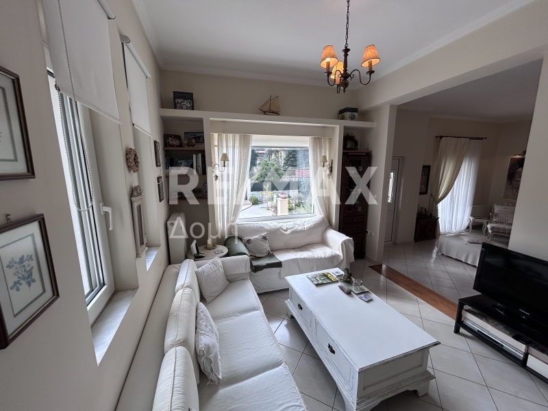 4 Bed, 2 Bath, ApartmentFor Sale, Center, Farsala, Larissa Prefecture