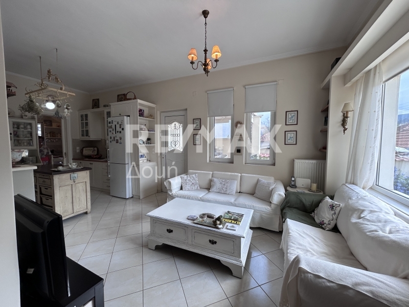 4 Bed, 2 Bath, ApartmentFor Sale, Center, Farsala, Larissa Prefecture