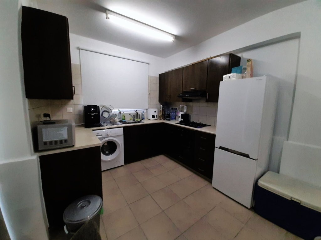 3 Bed, 2 Bath, ApartmentFor Sale, Larnaca, Larnaca