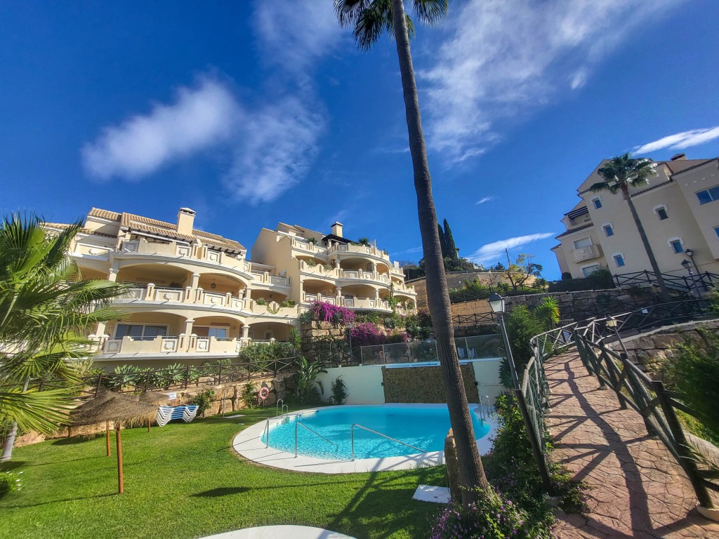 2 Bed, 2 Bath, ApartmentFor Sale, Elviria, Malaga