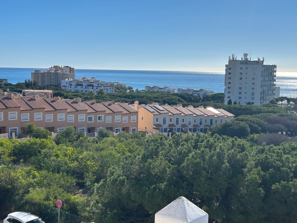 3 Bed, 2 Bath, ApartmentFor Sale, Calahonda, Malaga