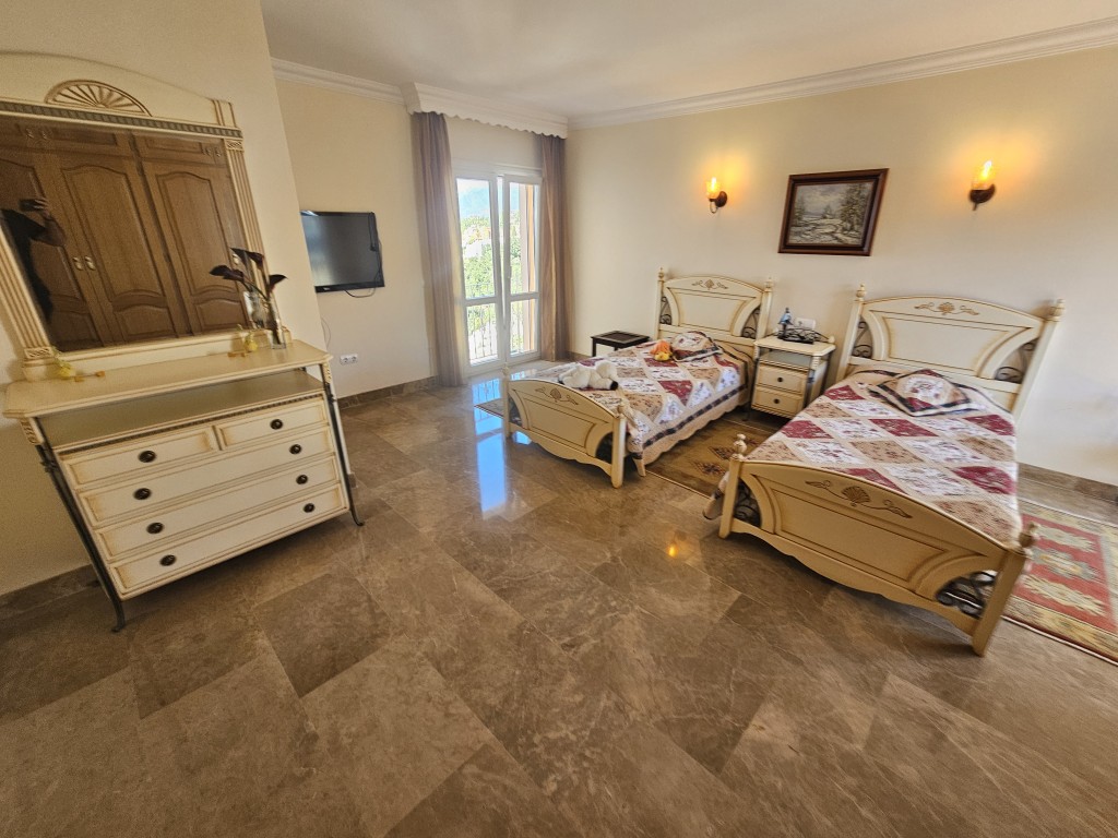 6 Bed, 7 Bath, HouseFor Sale, Marbella, Malaga