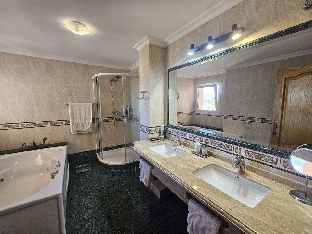 6 Bed, 7 Bath, HouseFor Sale, Marbella, Malaga