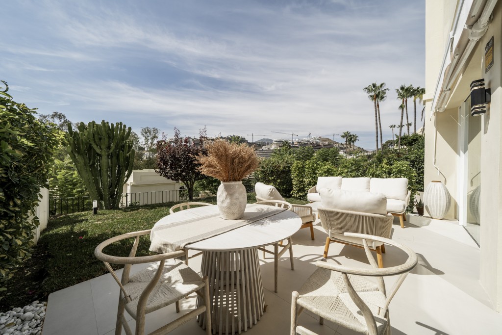 3 Bed, 2 Bath, HouseFor Sale, Benahavis, Malaga