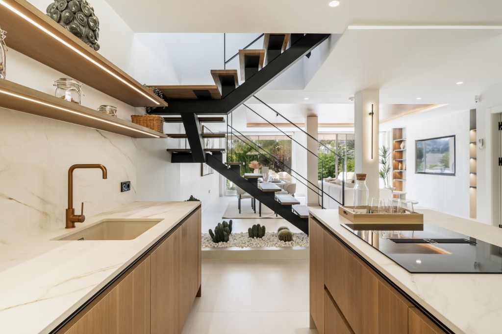 3 Bed, 2 Bath, HouseFor Sale, Benahavis, Malaga