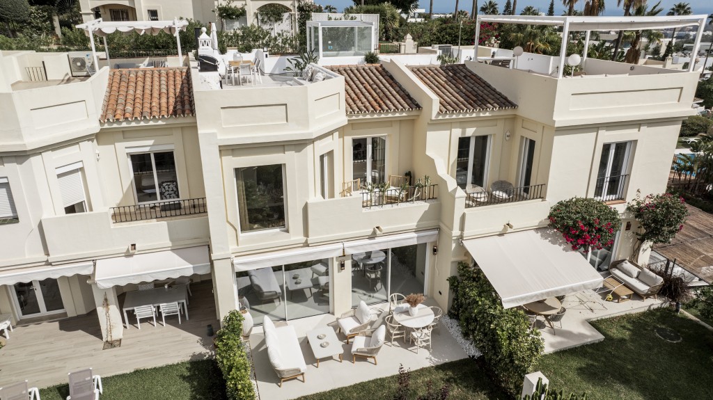 3 Bed, 2 Bath, HouseFor Sale, Benahavis, Malaga