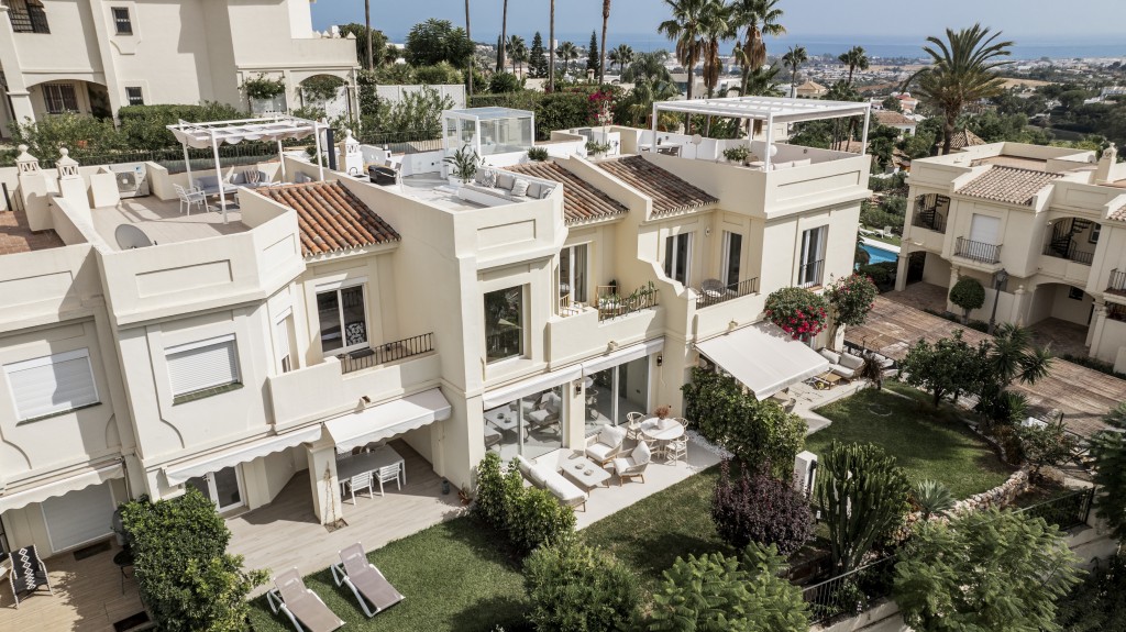 3 Bed, 2 Bath, HouseFor Sale, Benahavis, Malaga