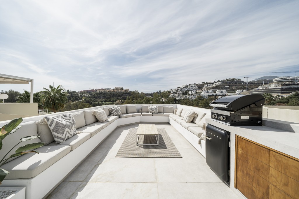 3 Bed, 2 Bath, HouseFor Sale, Benahavis, Malaga