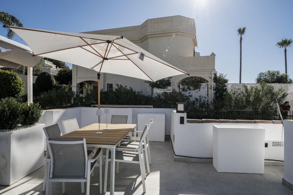 3 Bed, 2 Bath, HouseFor Sale, Benahavis, Malaga