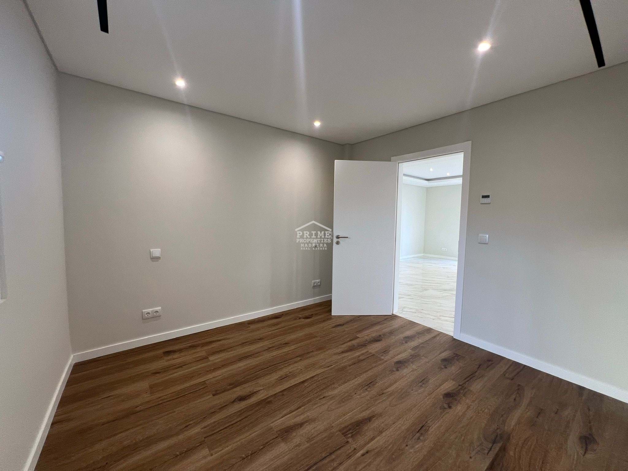 4 Bed, 3 Bath, HouseFor Sale, Funchal, Ilha da Madeira, 9060-011