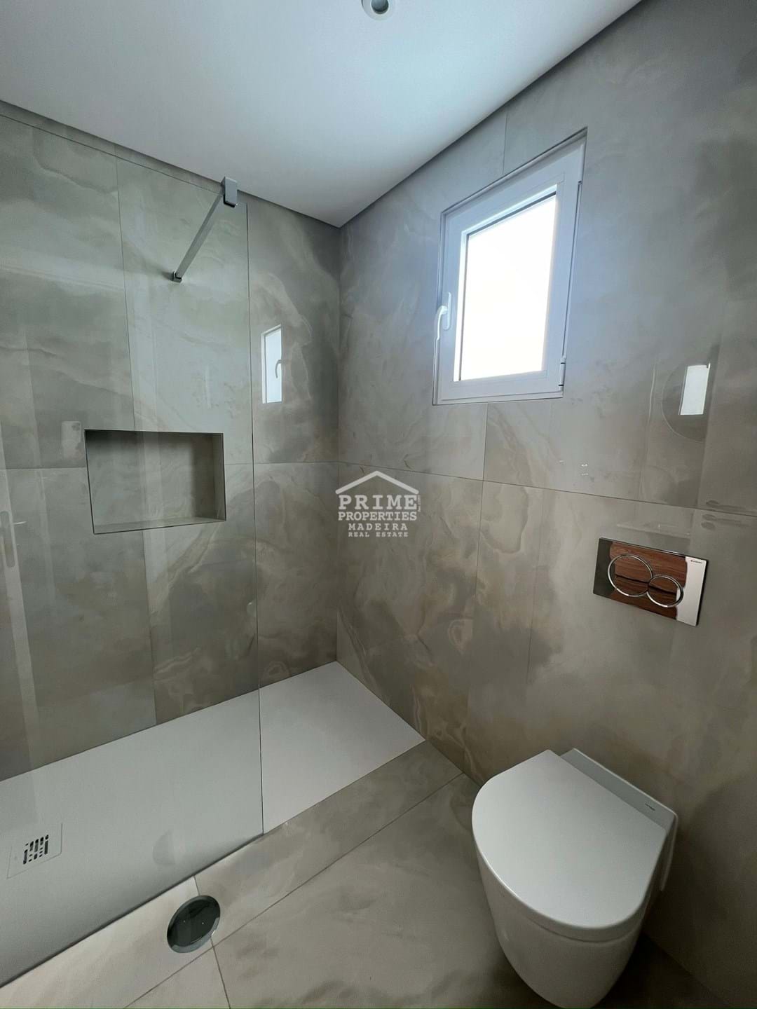 4 Bed, 3 Bath, HouseFor Sale, Funchal, Ilha da Madeira, 9060-011