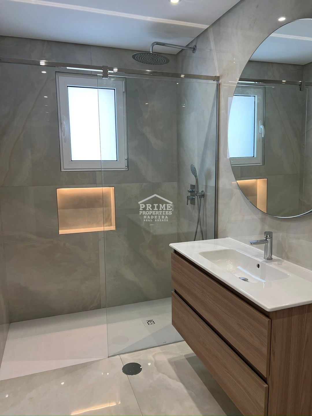 4 Bed, 3 Bath, HouseFor Sale, Funchal, Ilha da Madeira, 9060-011