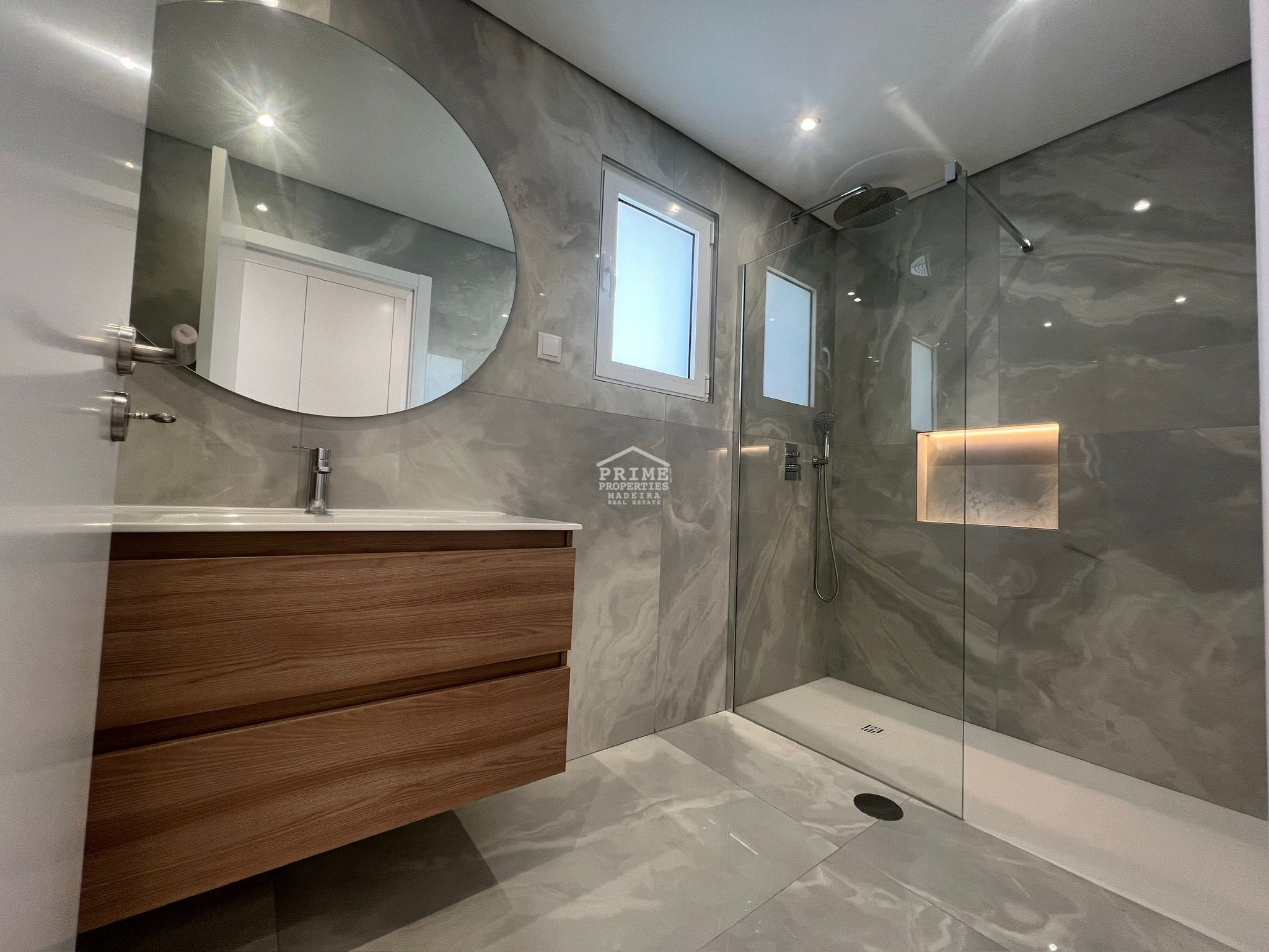 4 Bed, 3 Bath, HouseFor Sale, Funchal, Ilha da Madeira, 9060-011