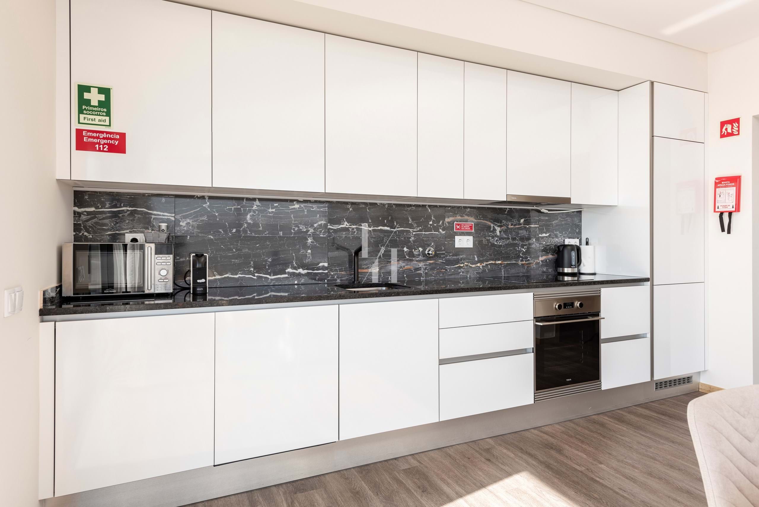 3 Bed, 2 Bath, ApartmentFor Sale, Albufeira, Faro, 8200-042